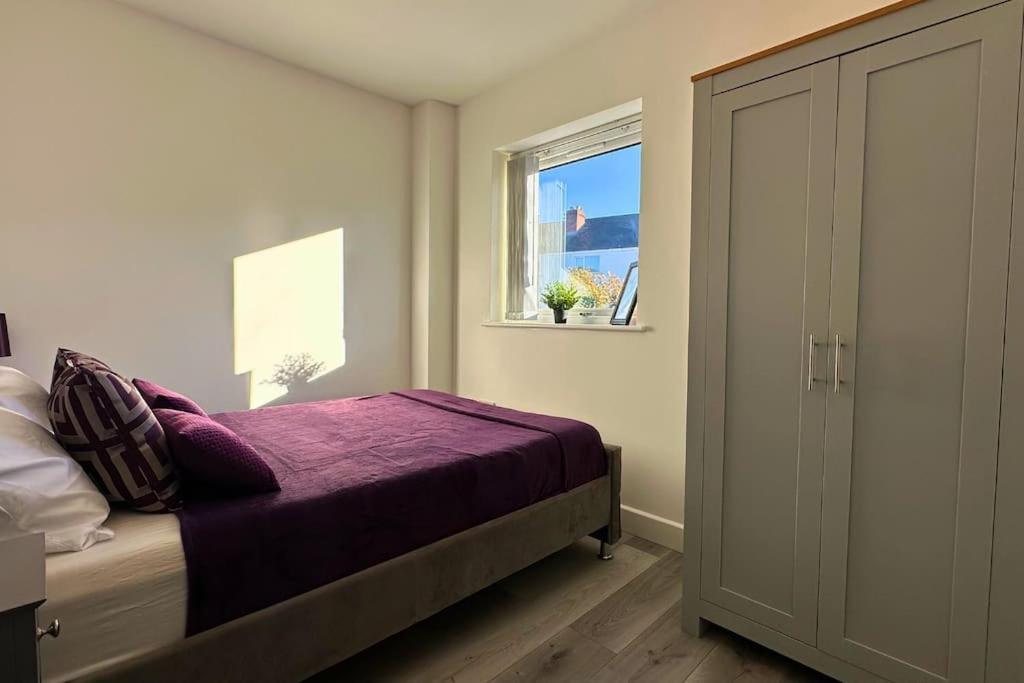 Apartment Stylish Two Bedroom Coventry